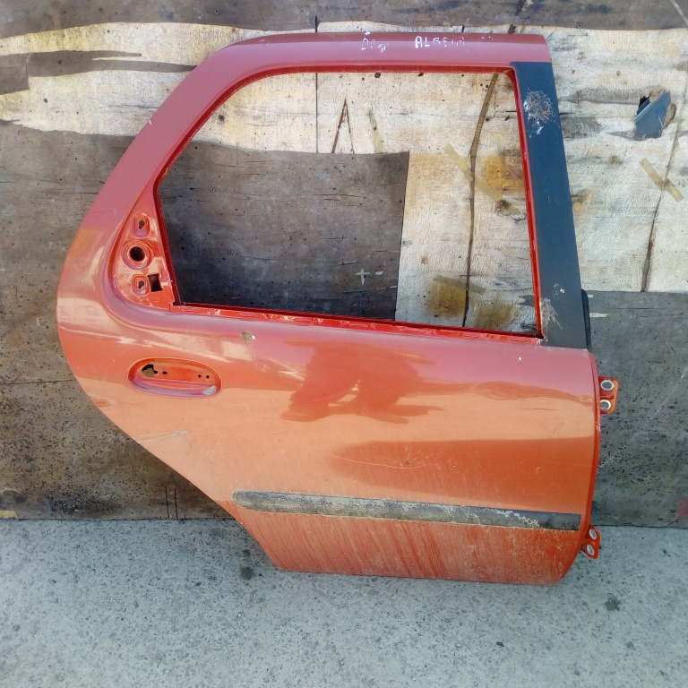 Usa / Portiera Fiat Albea (172, 178) 1996-2012 Rosu Spate Dreapta