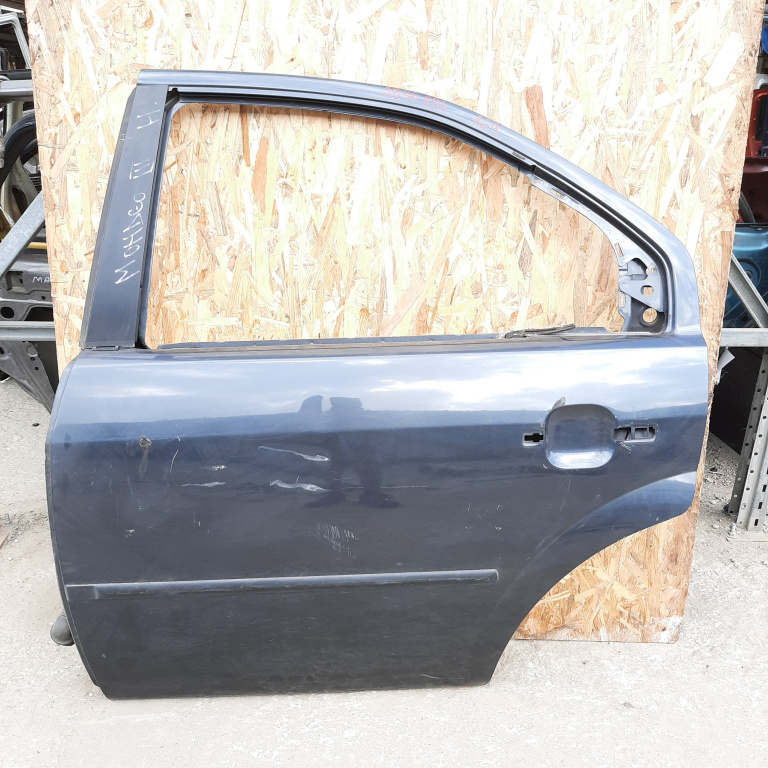 Usa / Portiera Ford Mondeo Mk 3 2000-2007 Albastru Negru Spate Stanga Hatchback 5 Portiere