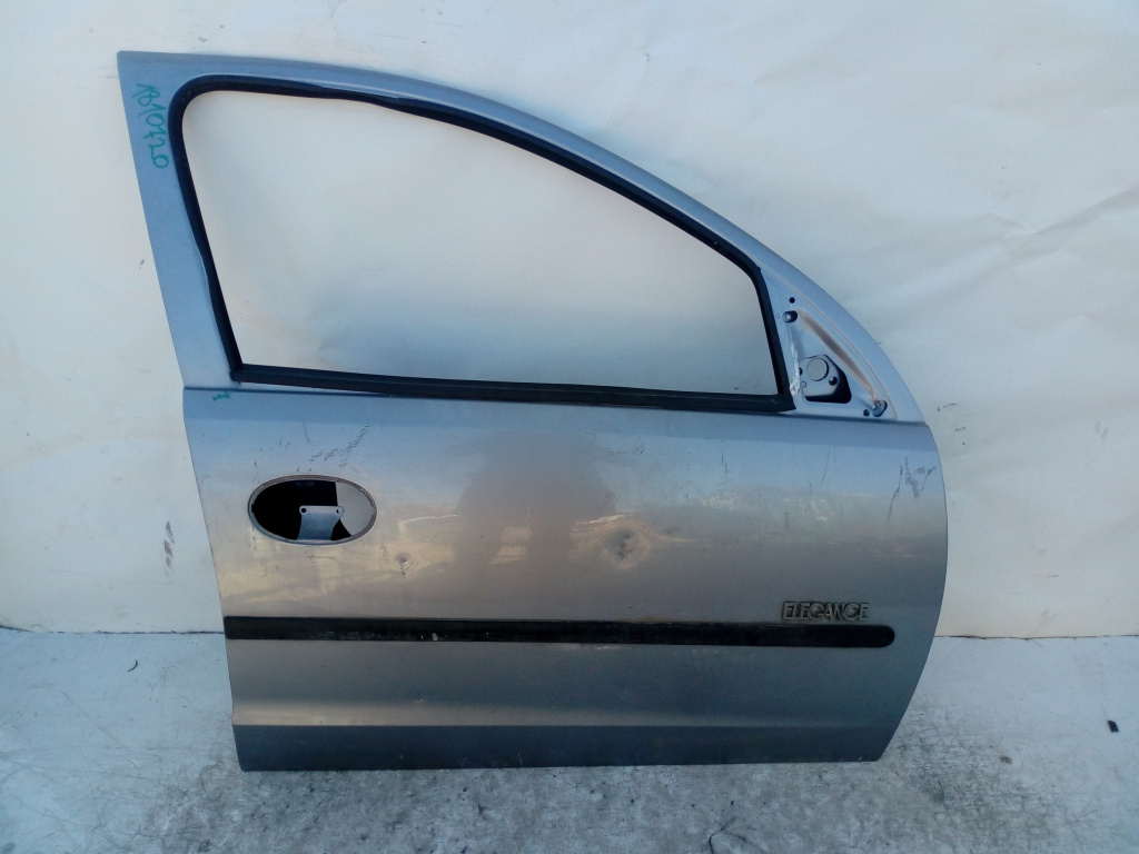 Usa / Portiera Gri,fata,dreapta Opel CORSA C 2000 - 2006