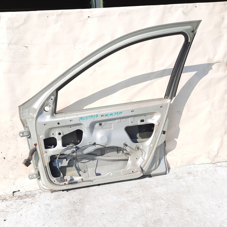 Usa / Portiera Gri,fata,dreapta Renault LAGUNA 2 2001 - 2007
