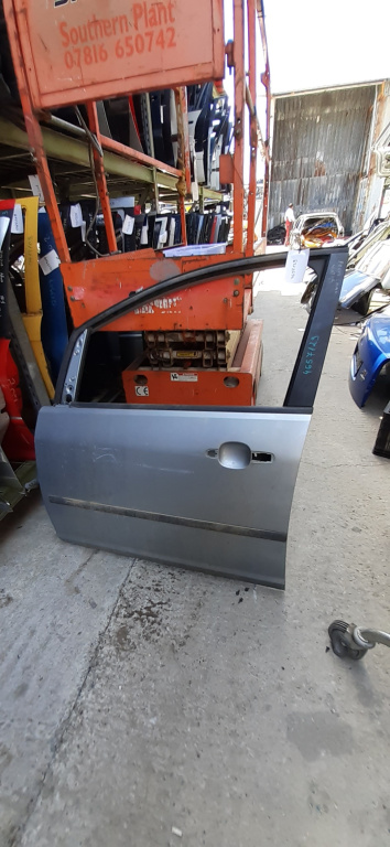 Usa / Portiera Gri,fata,stanga Ford C-MAX 1 2003 - 2010