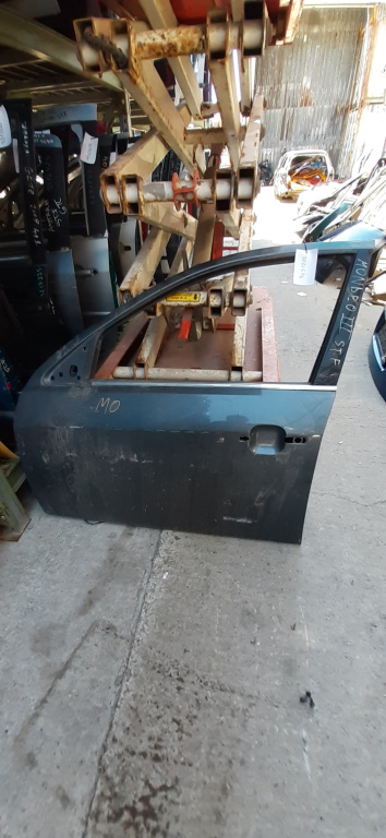 Usa / Portiera Gri,fata,stanga Ford MONDEO Mk 3 2000 - 2007