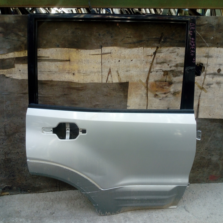 Usa / Portiera Gri,spate,dreapta Mitsubishi PAJERO 3 (V60) 1999 - 2007