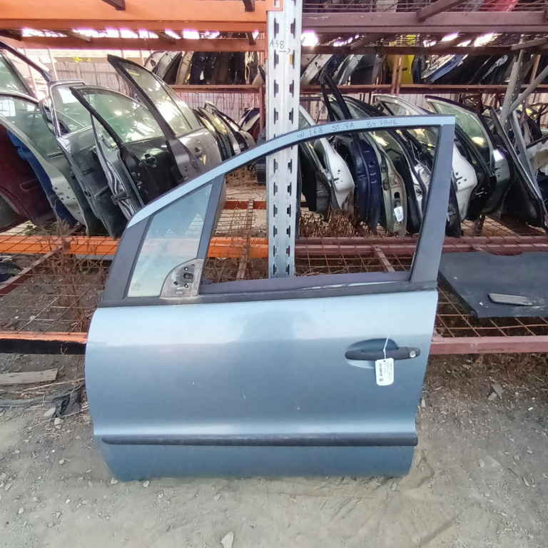 Usa / Portiera Mercedes-Benz A-Class (W168) 1997-2004 A 140 (168.031, 168.131) M 166.940 Benzina Gri Fata Stanga