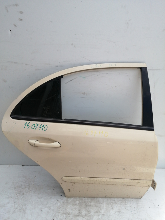 Usa / Portiera Mercedes-Benz E-Class (W211) 2002-2009 Galben Spate Dreapta Sedan / Berlina
