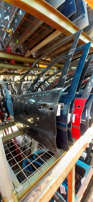 Usa / Portiera Negru,fata,stanga Mercedes-Benz A-CLASS (W168) 1997 - 2004