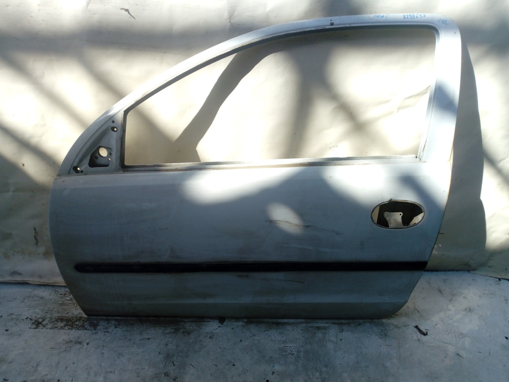 Usa / Portiera Opel Corsa C 2000-2006 Alb Fata Stanga