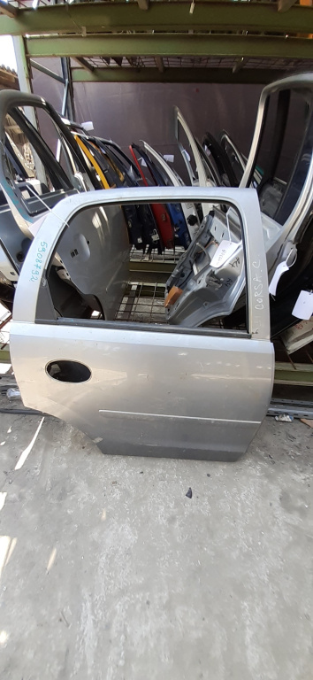 Usa / Portiera Opel Corsa C 2000-2006 Alb Gri Spate Dreapta