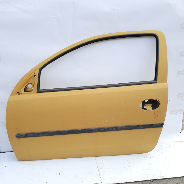 Usa / Portiera Opel Corsa C 2000-2006 Galben Fata Stanga Coupe / 2 Portiere