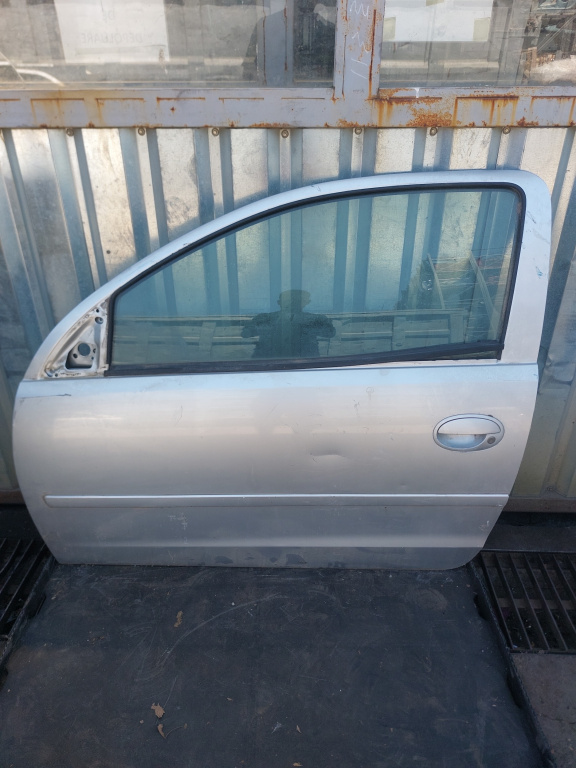 Usa / Portiera Opel Corsa C 2000-2006 Gri Fata Stanga Hatchback 3 Portiere