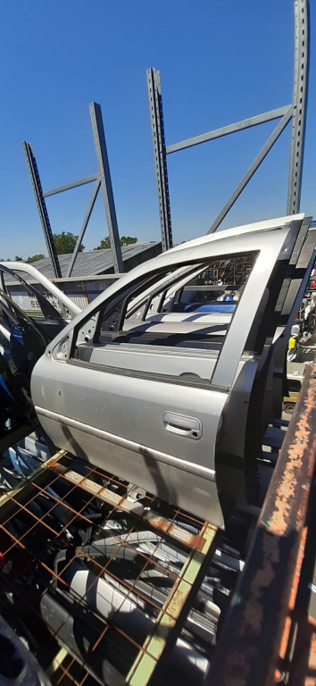 Usa / Portiera Opel Vectra B 1995-2002 Alb Gri Fata Stanga