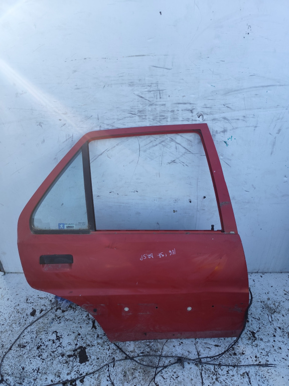 Usa / Portiera Peugeot 106 Mk 2 (1) 1996-2003 Rosu Spate Dreapta Hatchback 5 Portiere