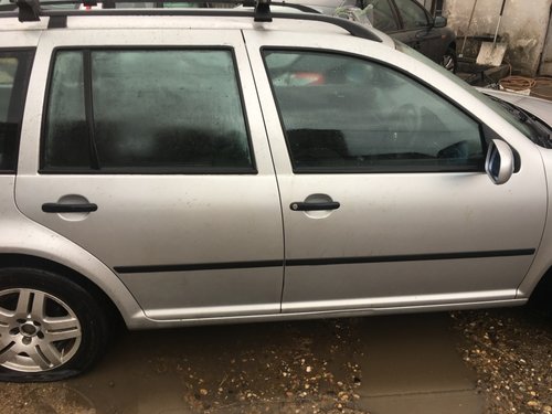 Usa / Portiera Portiere Stanga / Dreapta Fata / Spate VW Bora 1998 - 2005 Cod Culoare LA7W