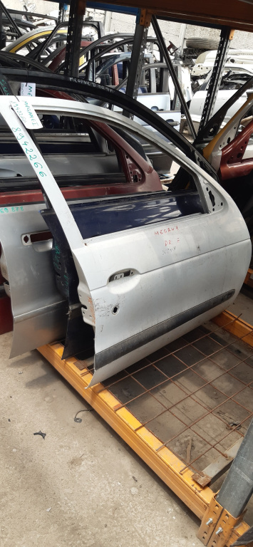 Usa / Portiera Renault Megane 1 1995-2002 Alb Fata Dreapta