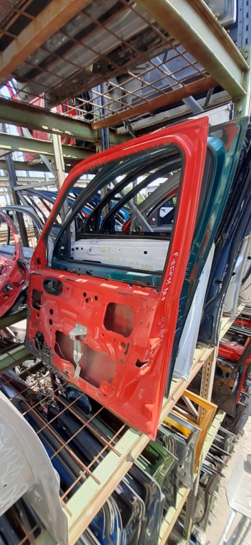 Usa / Portiera Rosu,fata,dreapta Ford FIESTA Mk4 1995 - 2002
