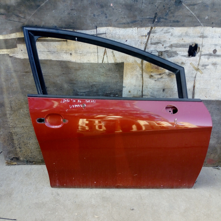 Usa / Portiera Rosu,fata,dreapta Seat LEON (1P1) 2005 - 2012 Benzina
