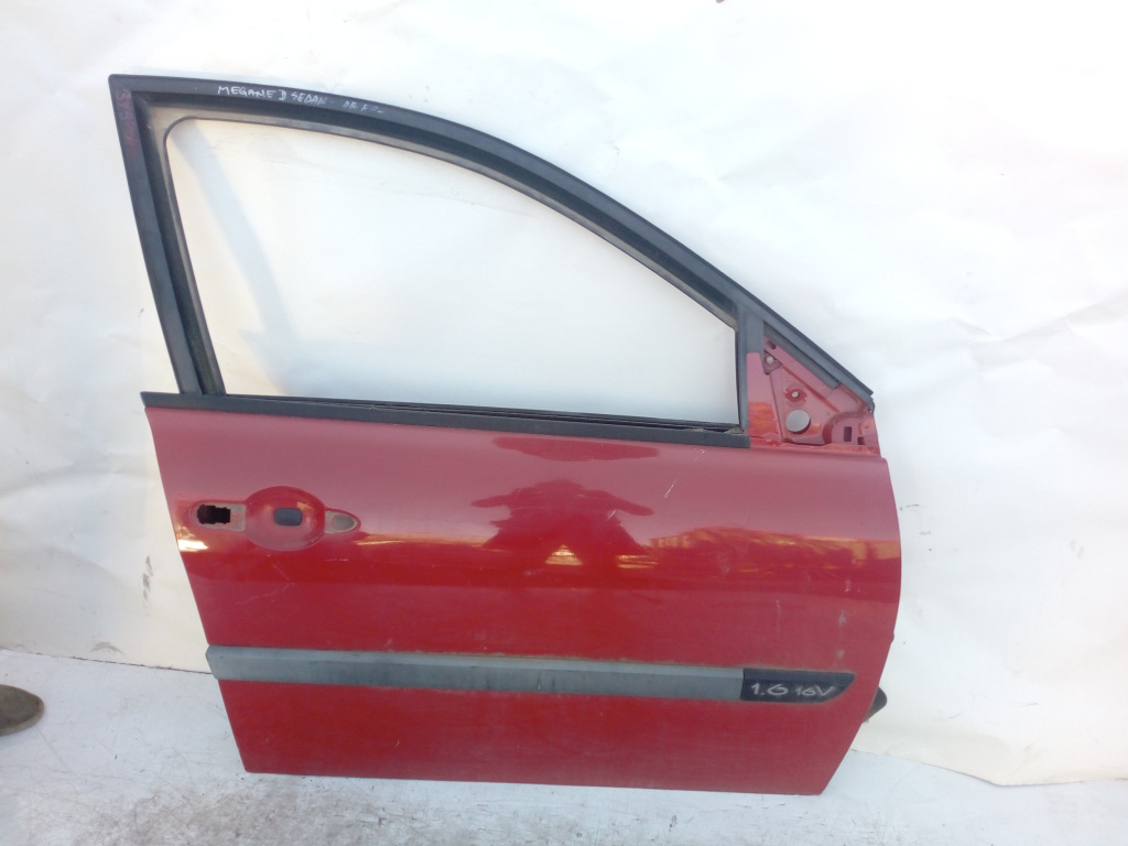 Usa / Portiera Rosu,fata,dreapta,sedan / Berlina Renault MEGANE 2 2002 - 2010