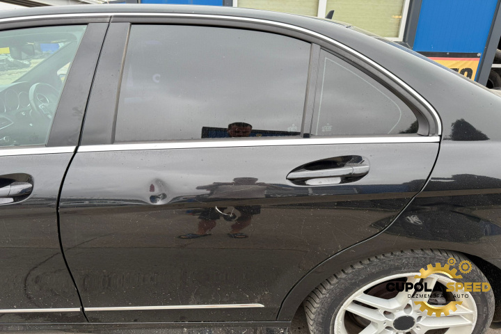 Usa / Portiera spate stanga (cu defecte) culoare 197 Negru Obsidian Mercedes-Benz C-Class W204/S204 [2007 - 2012]