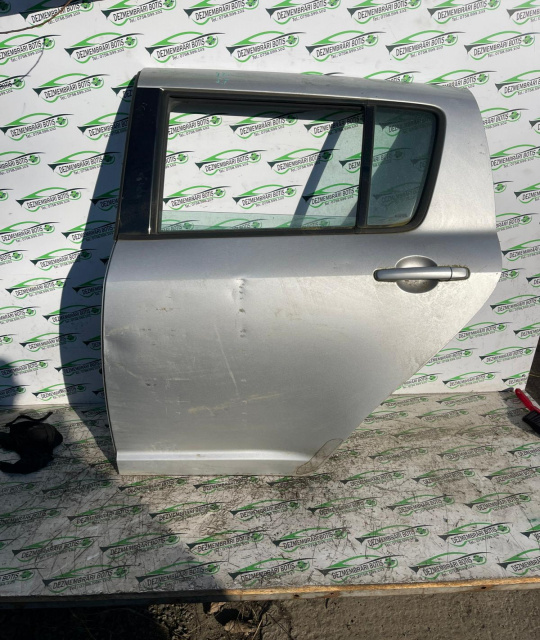 Usa / Portiera spate stanga Defect minor Suzuki Swift 3 [2004 - 2010] Hatchback 5-usi 1.3 MT (92 hp)