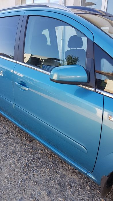 Usa portiera stanga dreapta Opel Zafira B Z20N albastru dezmembrez