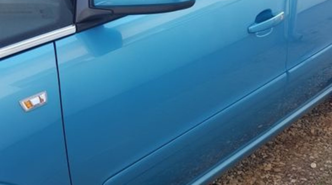 Usa portiera stanga dreapta Opel Zafira B Z20N albastru dezmembrez