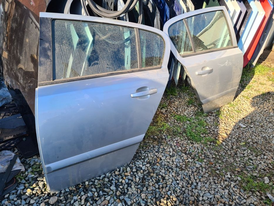 Usa portiera stanga dreapta spate z157 Opel Astra H Hatchback