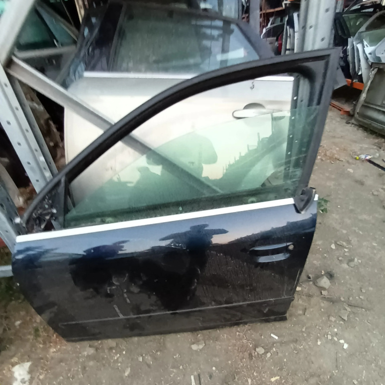 Usa / Portiera Stanga Fata Audi A4 B7 (8E) 2004-2008 Negru