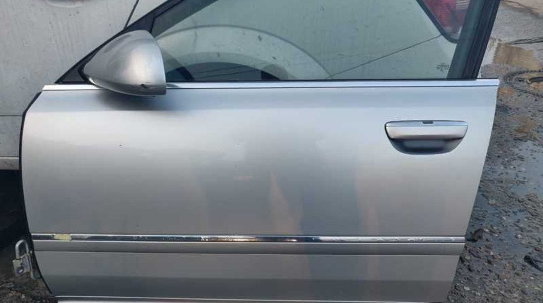 Usa - Portiera Stanga Fata Audi A8 D3 2002 - 2008 cu Mici Defecte - Imperfectiuni