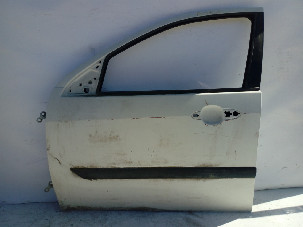 Usa / Portiera Stanga Fata Ford Focus Mk 1 1998-2004 Alb Gri