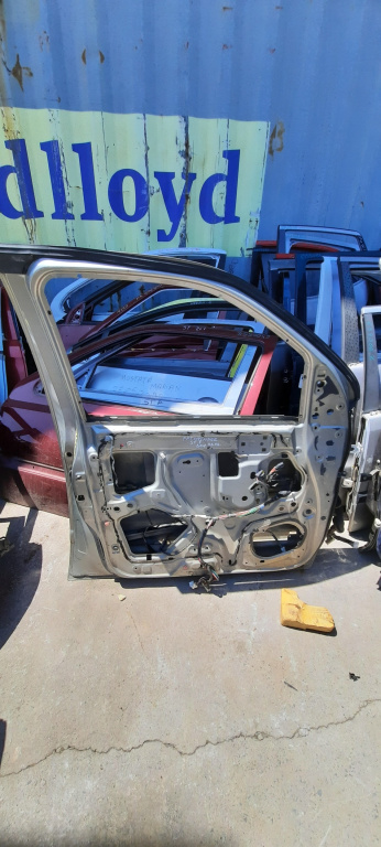 Usa / Portiera Stanga,fata,Gri Nissan PATHFINDER 3 (R51) 2005 - 2014