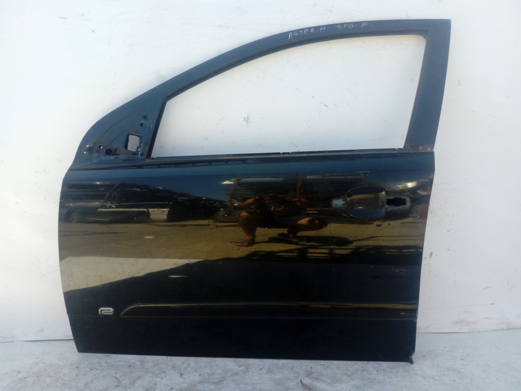 Usa / Portiera Stanga,fata,Negru Opel ASTRA H 2004 - 2012