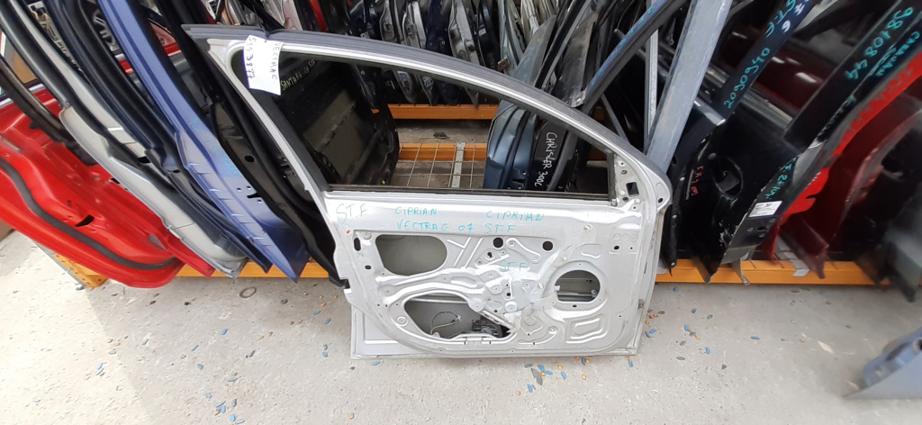 Usa / Portiera Stanga Fata Opel Vectra C 2002-2008 Alb Gri