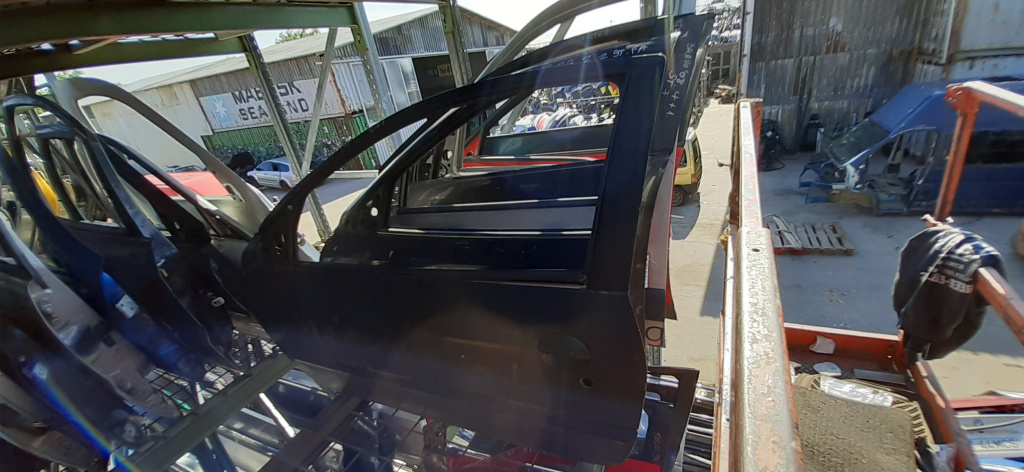 Usa / Portiera Stanga Fata Peugeot 206 1998-2013 Negru