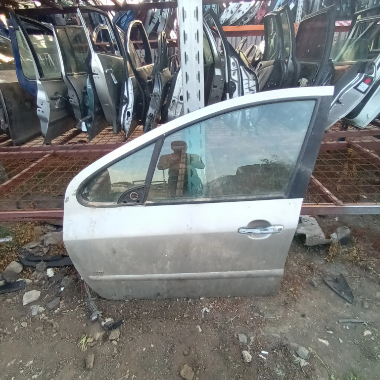 Usa / Portiera Stanga Fata Peugeot 307 2001-2008 Gri