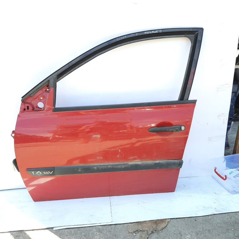 Usa / Portiera Stanga Fata Renault Megane 2 2002-2010 Rosu Sedan / Berlina