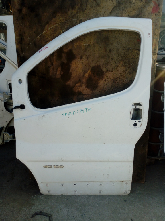 Usa / Portiera Stanga Fata Renault Trafic (T1, T3, T4, T5, T6, T7) 1980-1989 Alb
