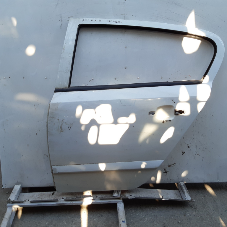 Usa / Portiera Stanga,spate,Alb Opel ASTRA H 2004 - 2012