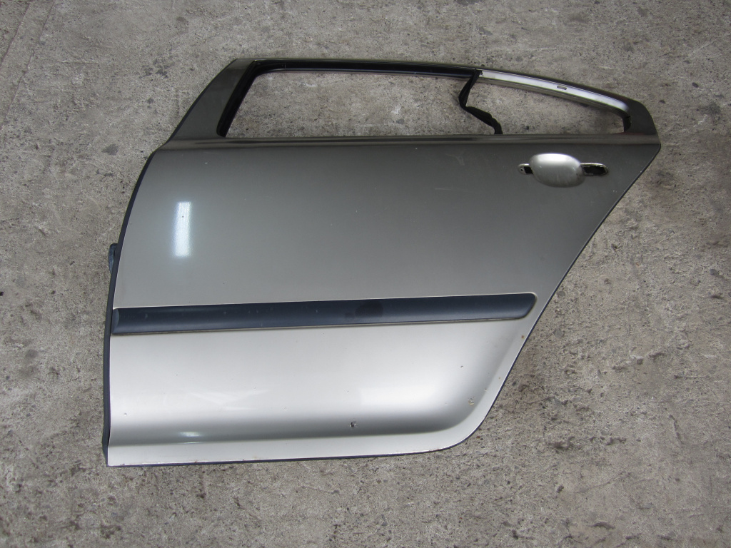 USA / PORTIERA STANGA SPATE CU BANDOU SKODA OCTAVIA II FAB. 2004 - 2013 ⭐⭐⭐⭐⭐