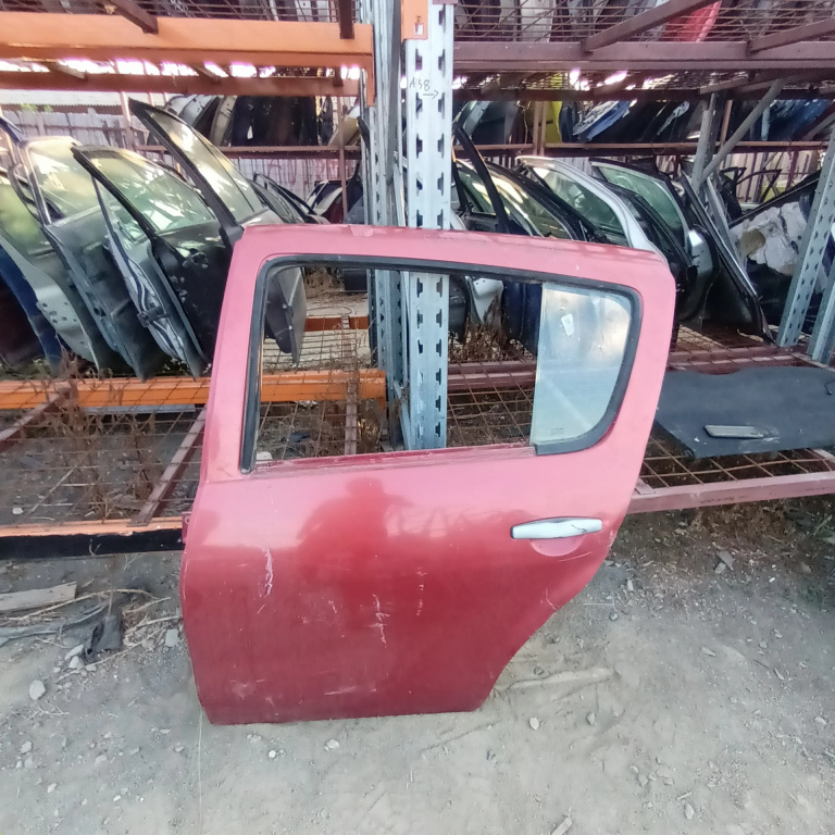 Usa / Portiera Stanga Spate Dacia Sandero 1 2008-2012 Rosu