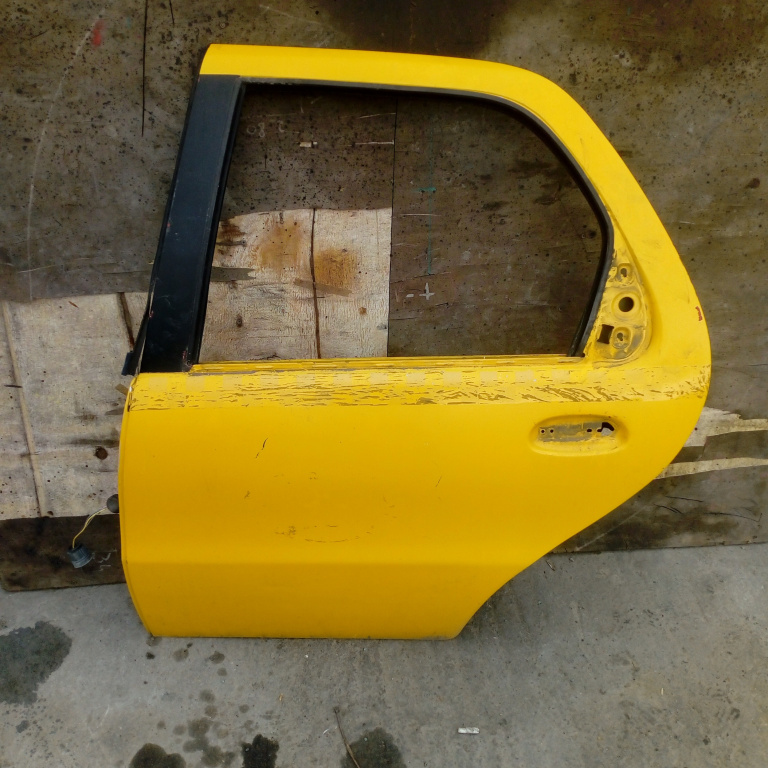 Usa / Portiera Stanga Spate Fiat Albea (172, 178) 1996-2012 Galben Portocaliu