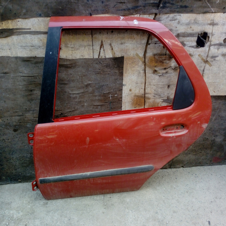 Usa / Portiera Stanga Spate Fiat Albea (172, 178) 1996-2012 Rosu