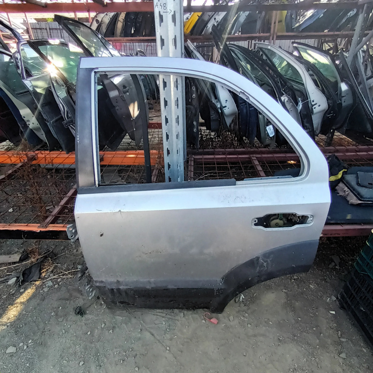 Usa / Portiera Stanga Spate Kia Sorento 1 (Jc) 2002-2009 Gri