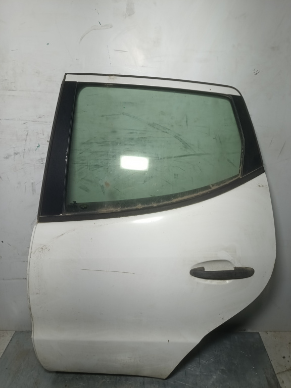 Usa / Portiera Stanga Spate Mercedes-Benz A-Class (W168) 1997-2004 Alb