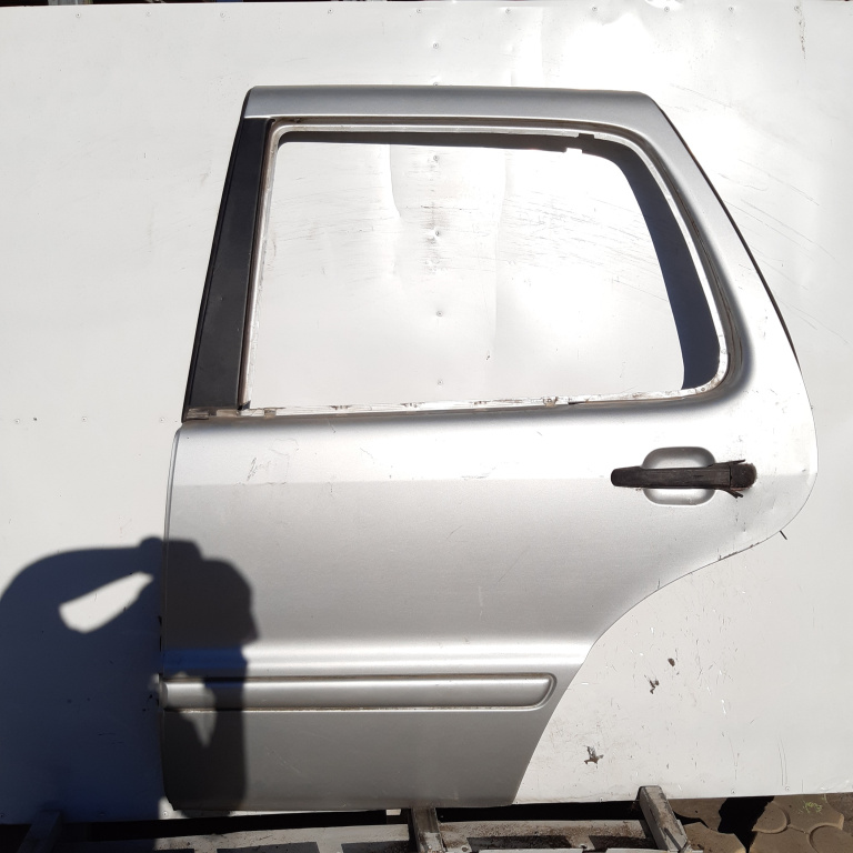 Usa / Portiera Stanga,spate Mercedes-Benz ML / M-CLASS (W163) 1997 - 2005