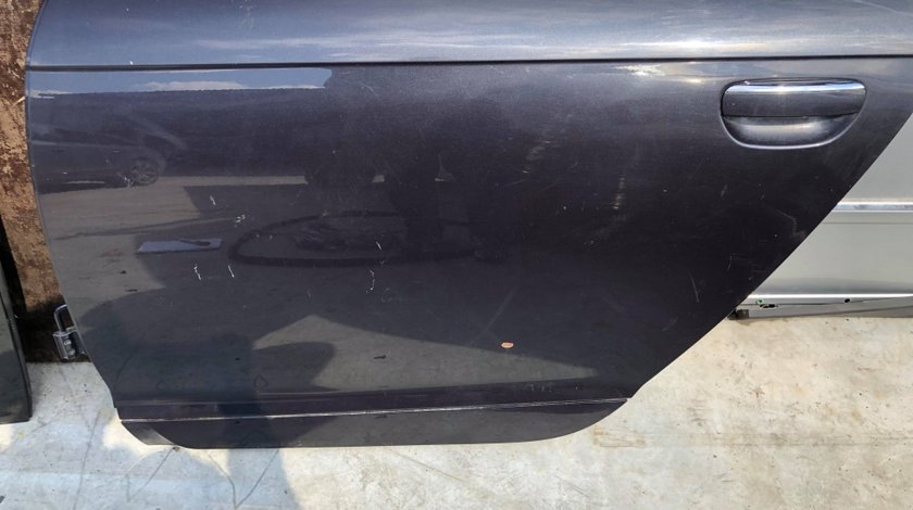 Usa portiera stanga spate neagra un punct de rugina audi a6