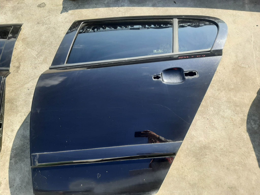 Usa portiera stanga spate opel astra h scurt hatchback