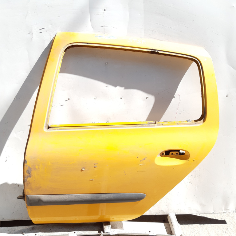 Usa / Portiera Stanga Spate Renault Clio 2 / Symbol 1 1998-2008 Galben