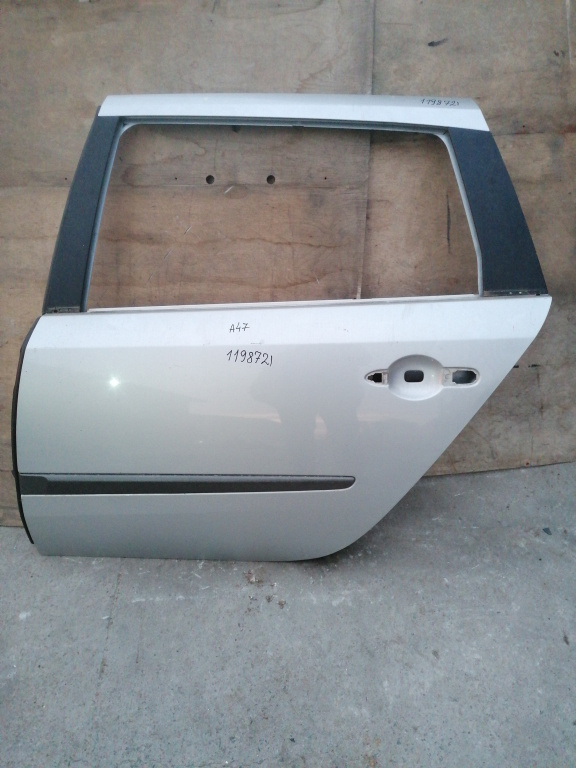 Usa / Portiera Stanga Spate Renault Laguna 2 2001-2007 Gri Sedan / Berlina