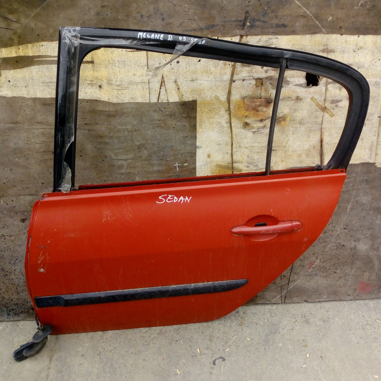 Usa / Portiera Stanga Spate Renault Megane 2 2002-2010 Rosu Sedan / Berlina