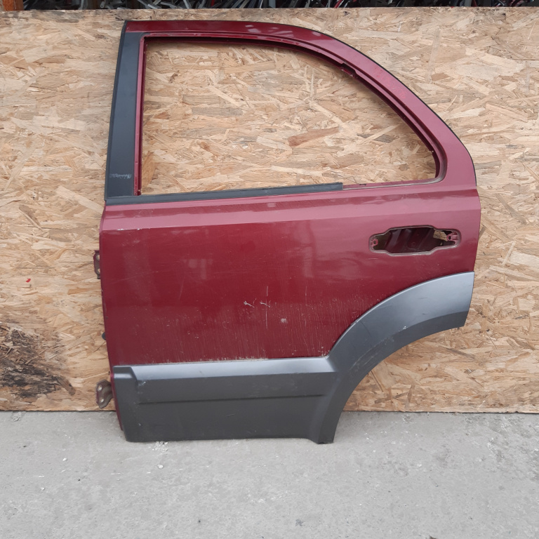 Usa / Portiera Stanga,spate,Rosu Kia SORENTO 1 (JC) 2002 - 2009